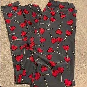 LuLa Roe One Size Valentine’s leggings